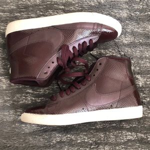7.5 Nike Maroon Hi-top